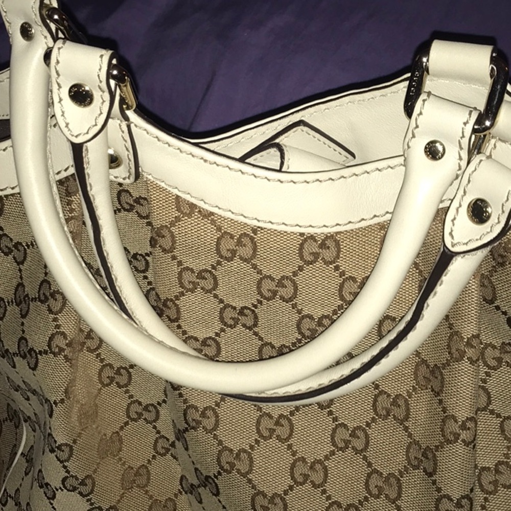 Authentic Gucci Suckey Hobo - Picture 2 of 5